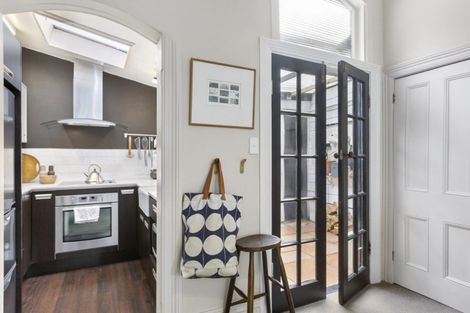 Photo of property in 323 Rattray Street, Dunedin Central, Dunedin, 9016