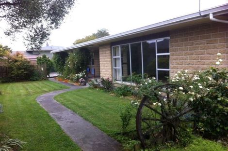 Photo of property in 1 Fraser Place, Rangiora, 7400