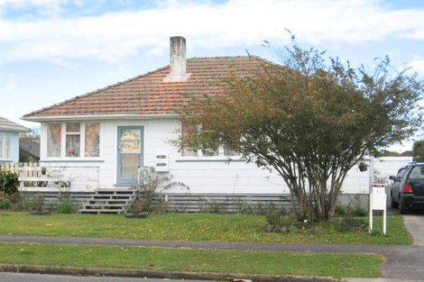 Photo of property in 12 Douglas Crescent, Fairfield, Hamilton, 3214