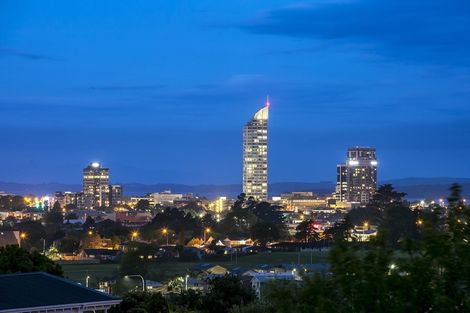 Photo of property in 1/24 Martin Crescent, Northcote, Auckland, 0627