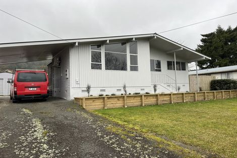 Photo of property in 3 Patterson Grove, Waikanae, 5036