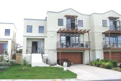 Photo of property in 26 Provence Esplanade, Te Atatu Peninsula, Auckland, 0610