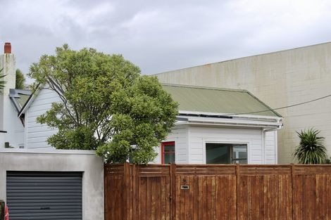 Photo of property in 35 Hine Street, New Plymouth, 4310