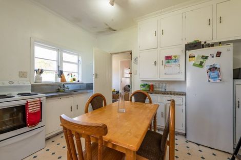 Photo of property in 137 Whites Line East, Waiwhetu, Lower Hutt, 5010