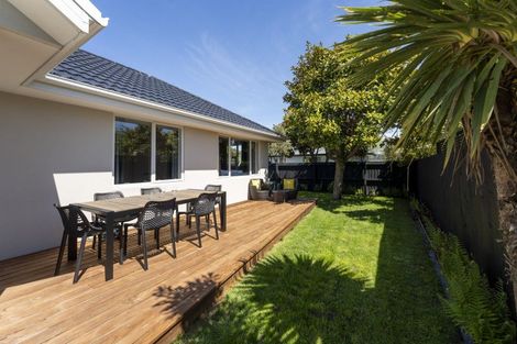 Photo of property in 14 Farm Lane, Parklands, Christchurch, 8083