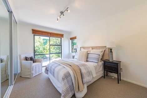 Photo of property in 74 Old Railway Road, Kumeu, 0892