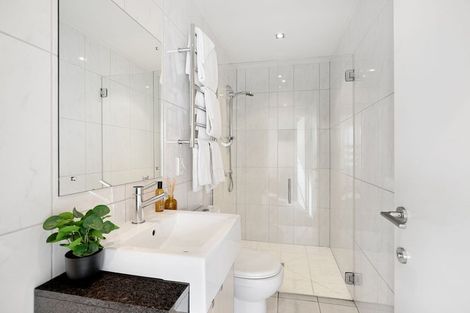 Photo of property in Merivale Manor Townhouse, 123 Papanui Road, Merivale, Christchurch, 8014