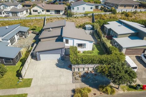 Photo of property in 36 Tongariro Drive, Aotea, Porirua, 5024