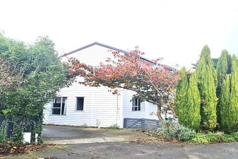 Photo of property in 13a Kingsbridge Place, Newlands, Wellington, 6037