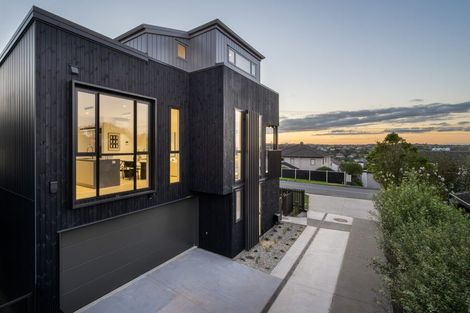 Photo of property in 12a Kowhai Road, Campbells Bay, Auckland, 0630