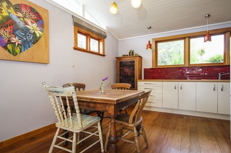 Photo of property in 30 Rimutaka Place, Titirangi, Auckland, 0604