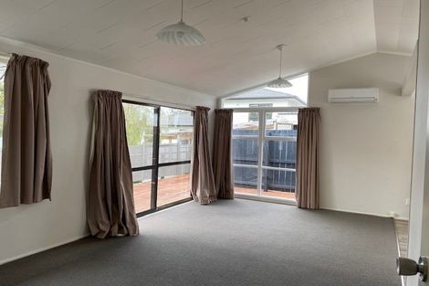 Photo of property in 30 Leaver Place, Weymouth, Auckland, 2103
