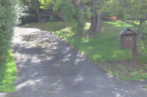 Photo of property in 10 The Rosebowl, Sunnyhills, Auckland, 2010