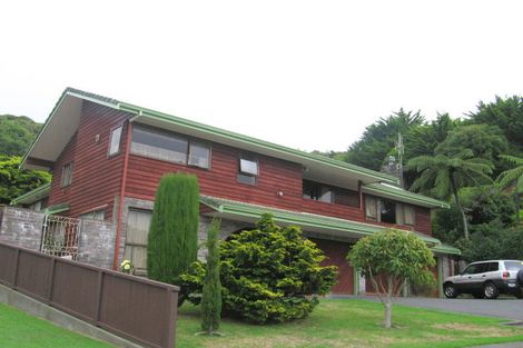 Photo of property in 10 Brasenose Place, Tawa, Wellington, 5028