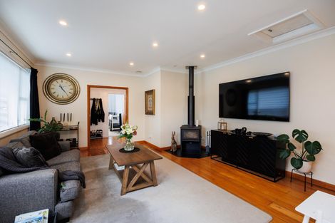 Photo of property in 24 Oxford Street, Hokowhitu, Palmerston North, 4410