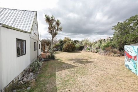 Photo of property in 15 Punga Street, Tangimoana, 4822