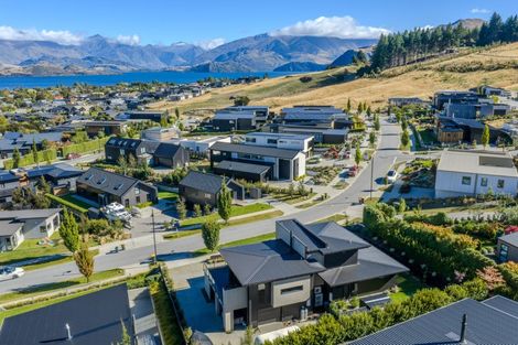 Photo of property in 8 Mills Road, Wanaka, 9305