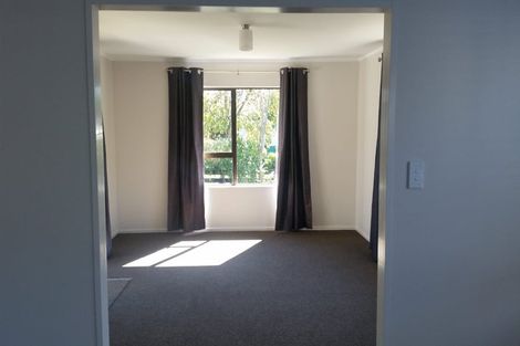 Photo of property in 60 Hillcrest Drive, Kelvin Grove, Palmerston North, 4414