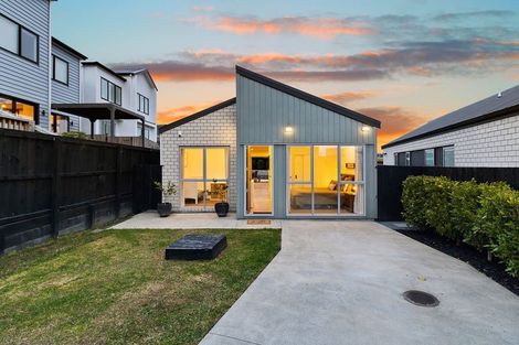 Photo of property in 4 Berba Lane, Westgate, Auckland, 0814