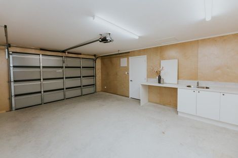 Photo of property in 15 Royal Oak Crescent, Holmes Hill, Oamaru, 9401