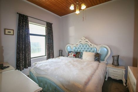 Photo of property in 6 Ocean Beach Road, Bluff, 9814