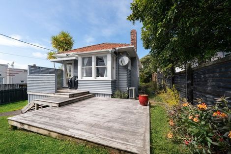 Photo of property in 140 Titirangi Road, New Lynn, Auckland, 0600