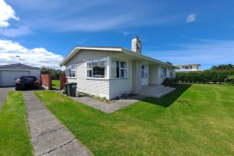 Photo of property in 17 Grey Street, Normanby, Hawera, 4614
