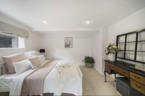 Photo of property in 1/50 La Trobe Street, Pakuranga Heights, Auckland, 2010