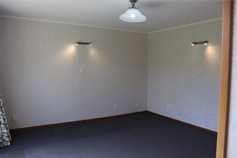 Photo of property in 42-44 David Crescent, Karori, Wellington, 6012