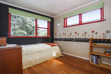 Photo of property in 30 Rimutaka Place, Titirangi, Auckland, 0604