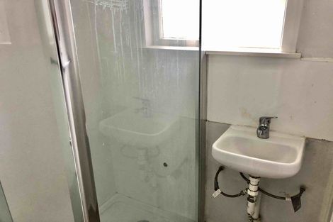 Photo of property in 4 Fernhaven Place, Massey, Auckland, 0614