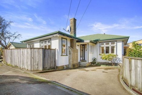 Photo of property in 1d Kereru Bend, Tawa, Wellington, 5028