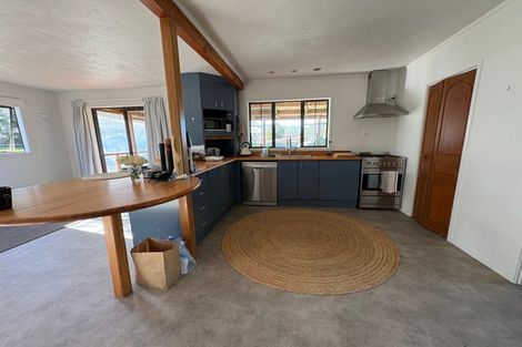 Photo of property in 240 Riverhead Road, Kumeu, 0892