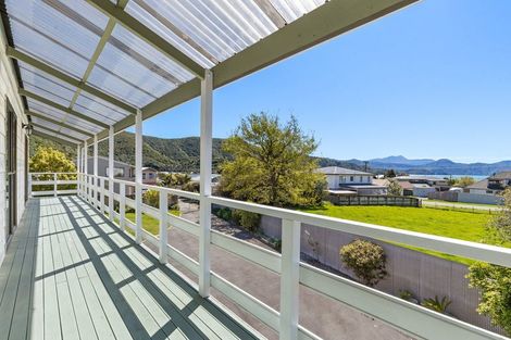 Photo of property in 296 Waikawa Road, Waikawa, Picton, 7220