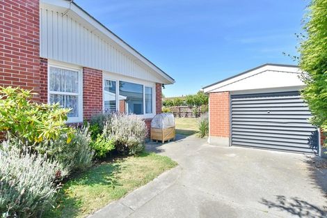 Photo of property in 17 Harrowdale Drive, Avonhead, Christchurch, 8042