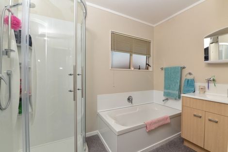 Photo of property in 17 Drake Place, Fairview Downs, Hamilton, 3214