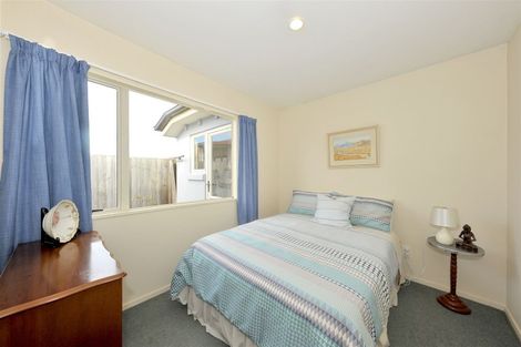 Photo of property in 2/134 Yaldhurst Road, Sockburn, Christchurch, 8042