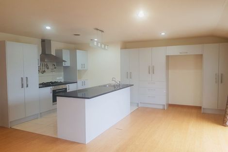 Photo of property in 79a Stanley Road, Glenfield, Auckland, 0629