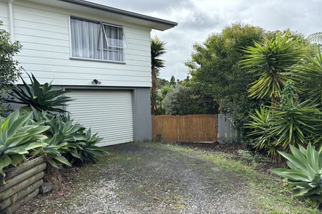 Photo of property in 21 Peterhouse Place, West Harbour, Auckland, 0618