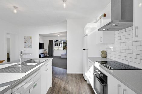 Photo of property in 2 Orlando Street, Stratford, 4332