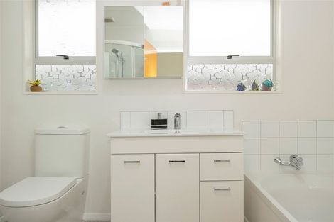 Photo of property in 15 Lucas Street, Riversdale, Blenheim, 7201