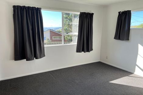 Photo of property in 1 Kerr Grove, Johnsonville, Wellington, 6037