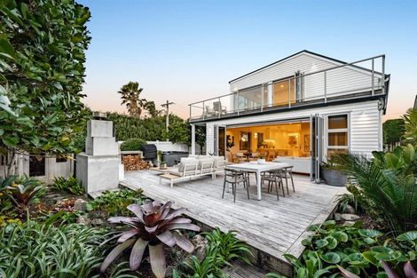 Photo of property in 5 Holiday Road, Milford, Auckland, 0620