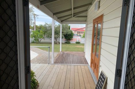 Photo of property in 410-412 Avenue Road West, Hastings, 4122