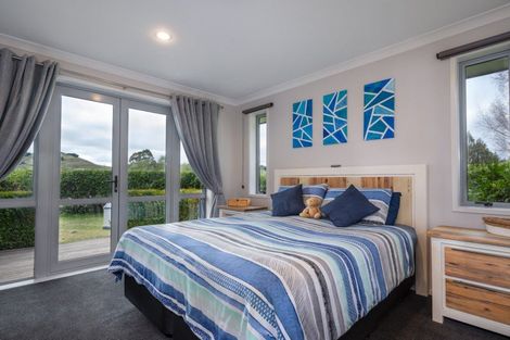 Photo of property in 90 Dalmore Way, Acacia Bay, Taupo, 3385