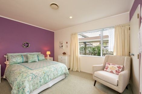 Photo of property in 2 Te Uruhi Grove, Paraparaumu, 5032