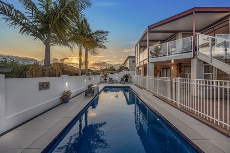 Photo of property in 5 Courtneys, West Harbour, Auckland, 0618