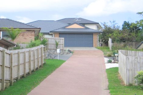 Photo of property in 43 Nimstedt Avenue, Oteha, Auckland, 0632