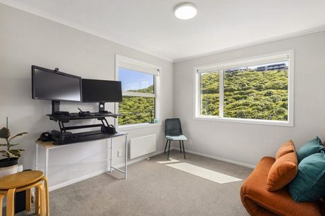 Photo of property in 3 Makomako Road, Brooklyn, Wellington, 6021