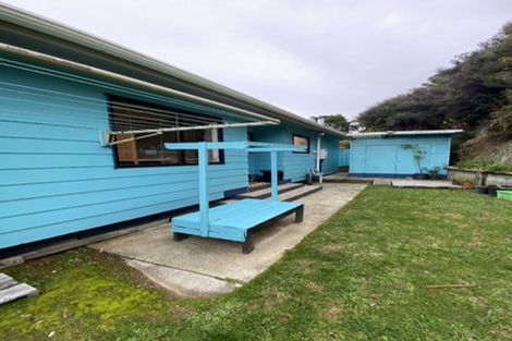 Photo of property in 33 Omapere Street, Whitby, Porirua, 5024